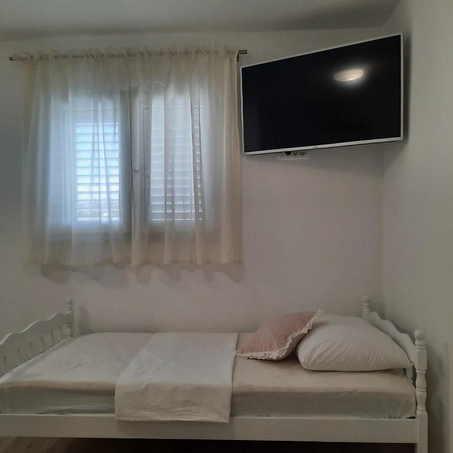 Studio Apartman Mare Trogir Exterior foto