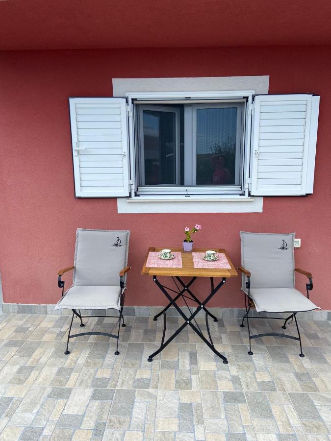 Studio Apartman Mare Trogir Exterior foto