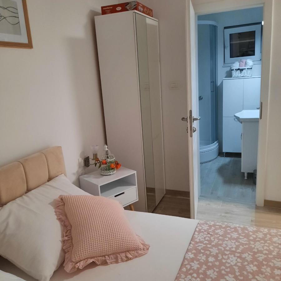 Studio Apartman Mare Trogir Exterior foto